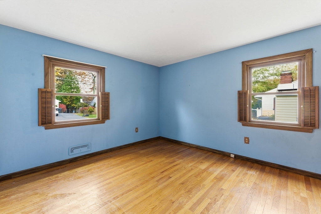 56 Hadley Street Springfield, MA 01118 - Photo 22 of 42