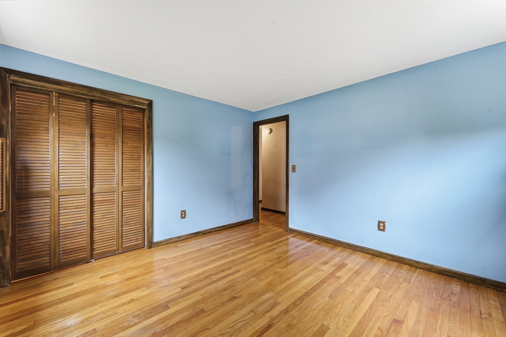 56 Hadley Street Springfield, MA 01118 - Photo 24 of 42