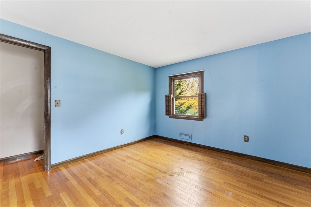 56 Hadley Street Springfield, MA 01118 - Photo 25 of 42