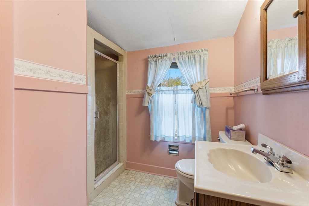 56 Hadley Street Springfield, MA 01118 - Photo 26 of 42