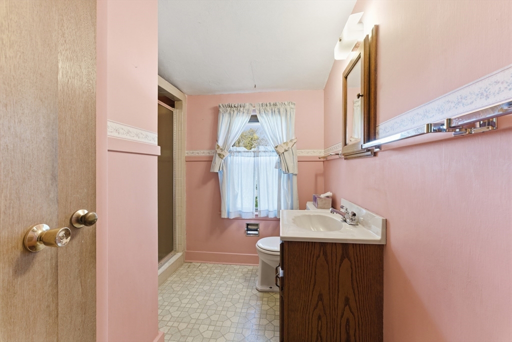 56 Hadley Street Springfield, MA 01118 - Photo 28 of 42