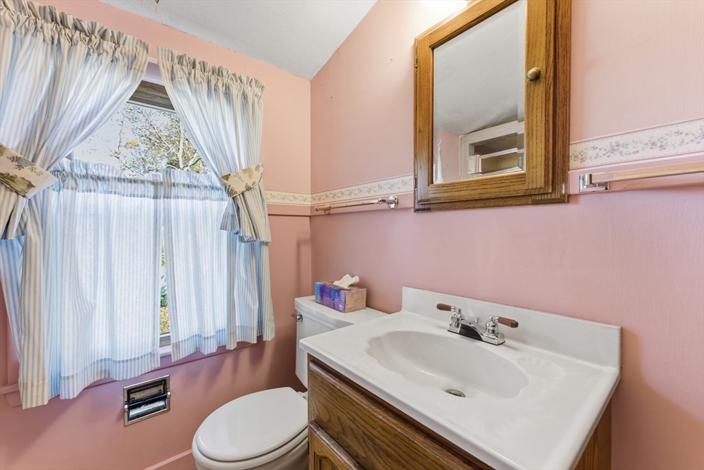 56 Hadley Street Springfield, MA 01118 - Photo 29 of 42