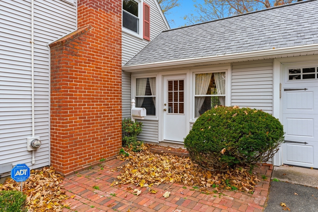 56 Hadley Street Springfield, MA 01118 - Photo 3 of 42