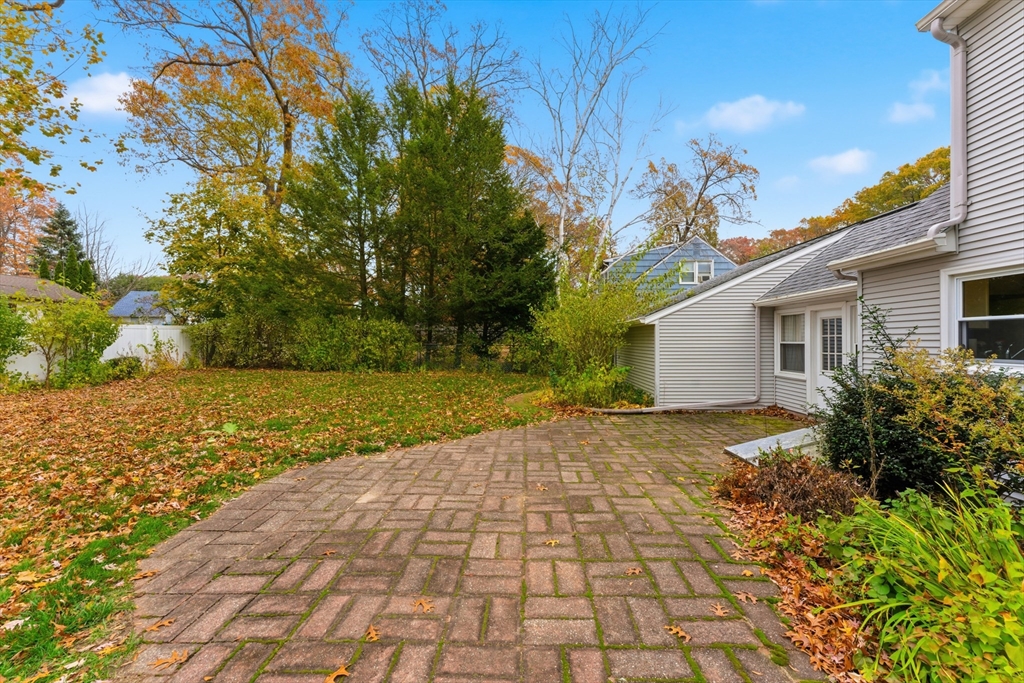 56 Hadley Street Springfield, MA 01118 - Photo 36 of 42