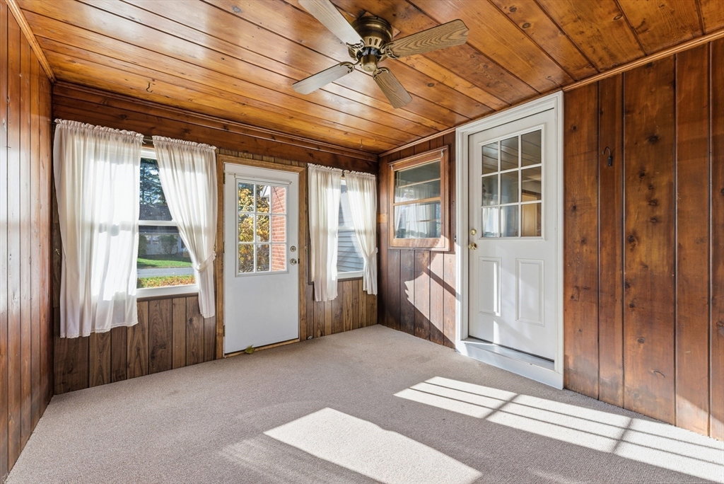 56 Hadley Street Springfield, MA 01118 - Photo 5 of 42