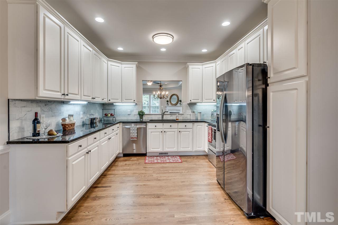 3407 Sir Colleton Court Raleigh, NC 27612 - Photo 10 of 30