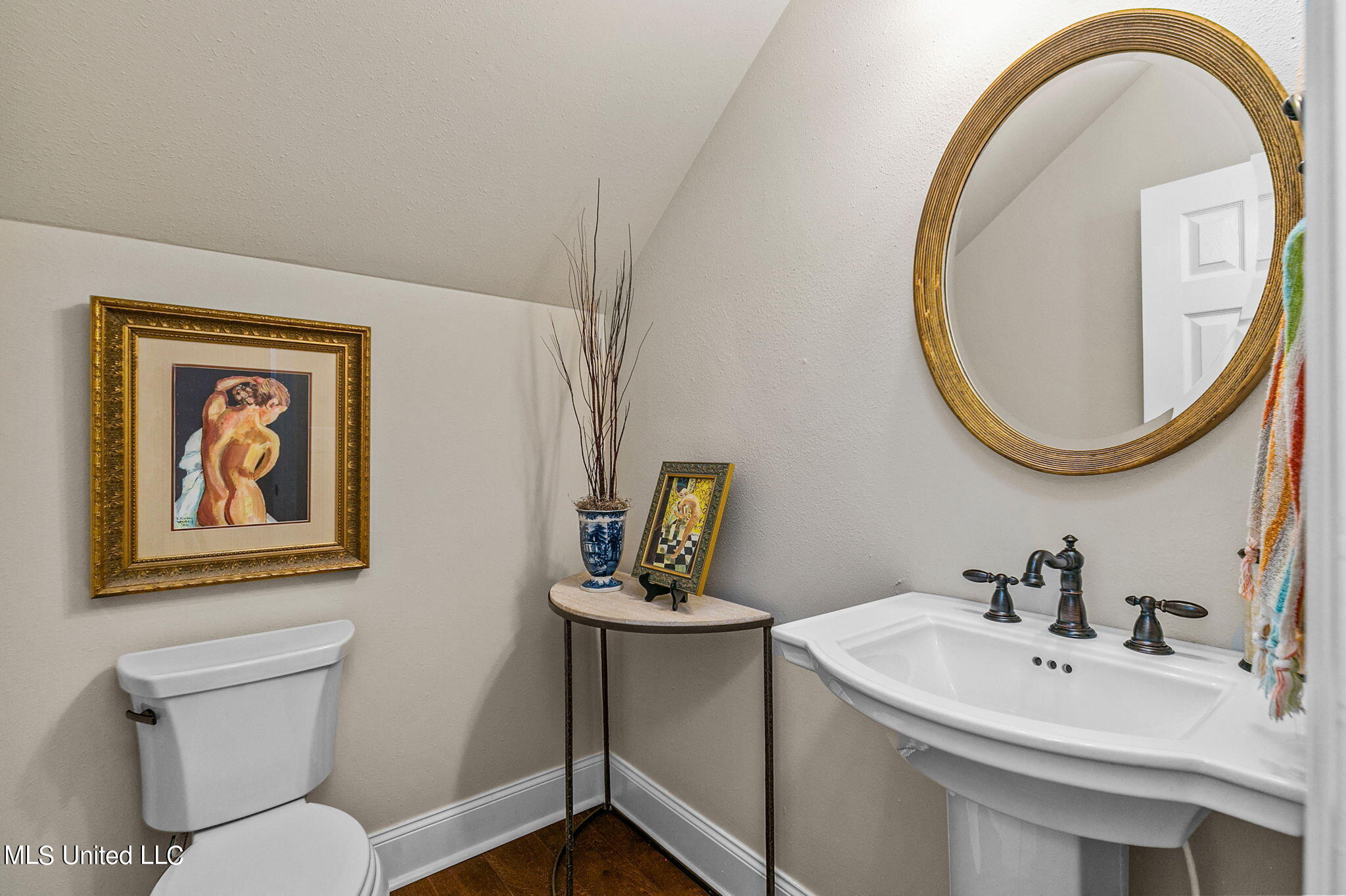 848 Old Agency Road Ridgeland, MS 39157 - Photo 52 of 107 Half Bath (downstairs)