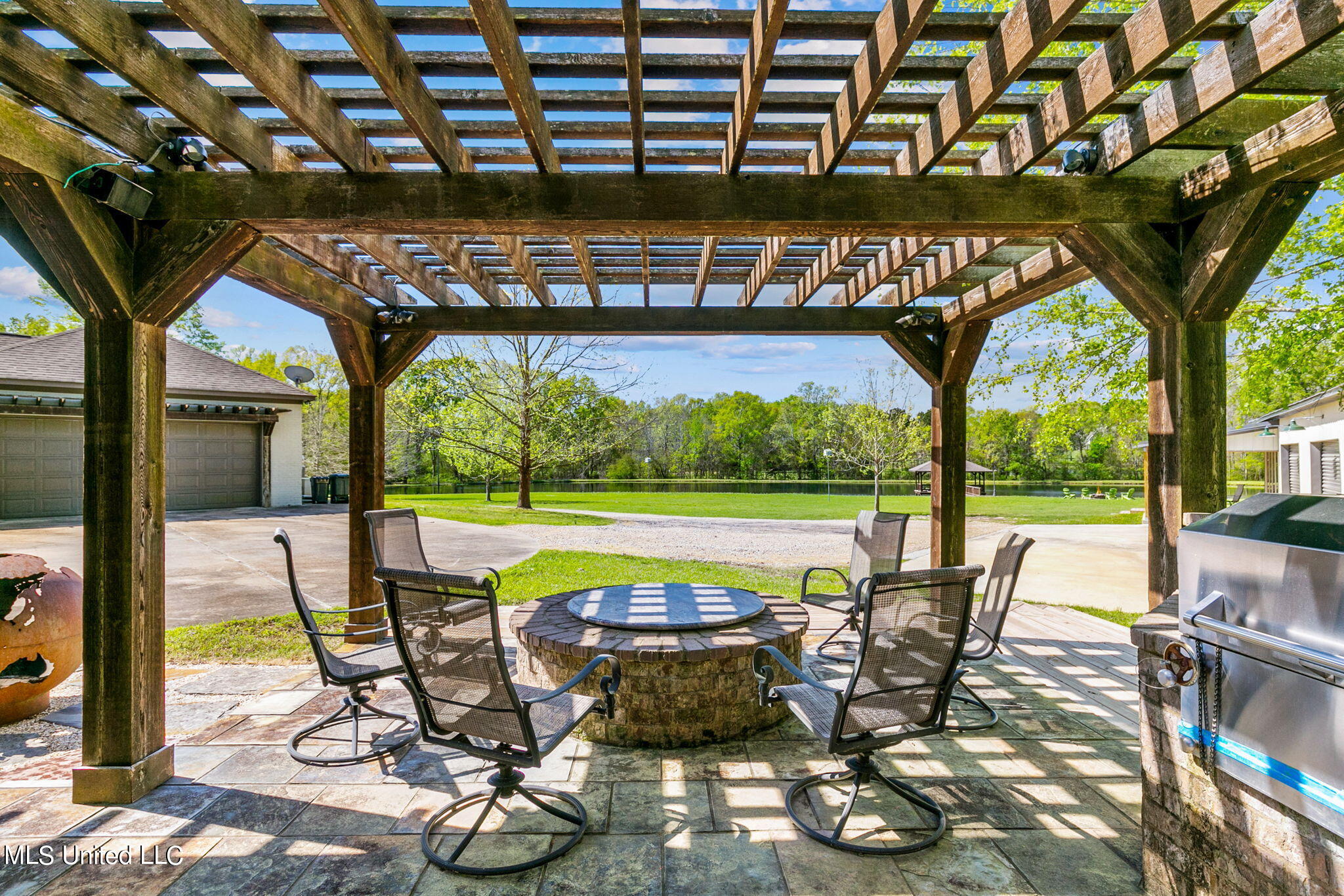 848 Old Agency Road Ridgeland, MS 39157 - Photo 80 of 107 Pergola Outdoor Kitchen 2