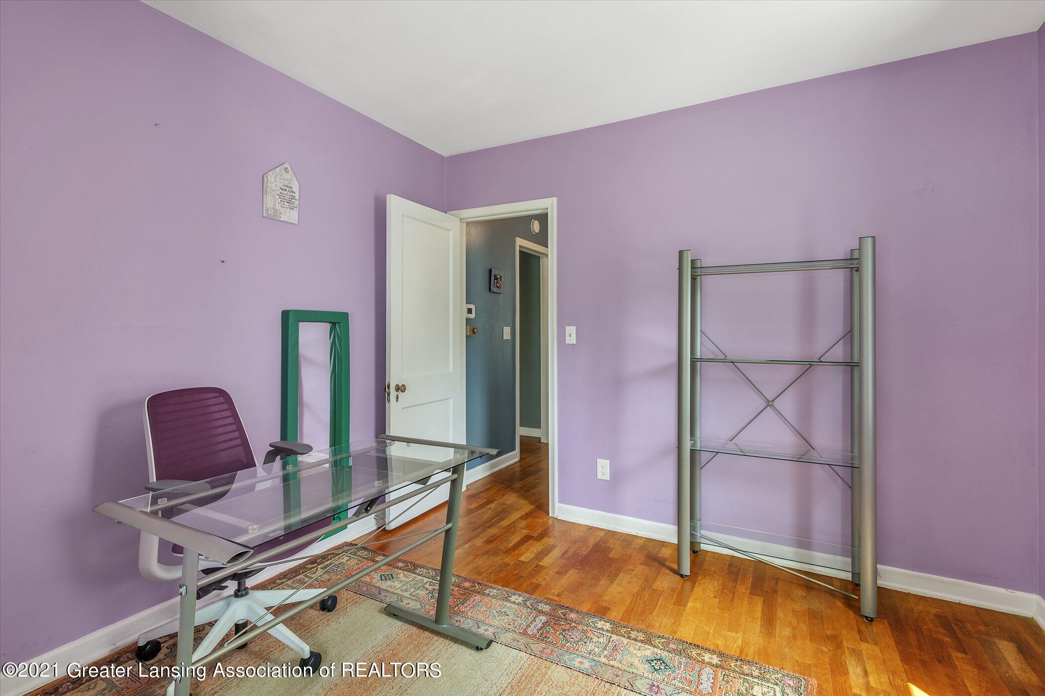 607 Riley Street Lansing, MI 48910 - Photo 20 of 33 2nd BR