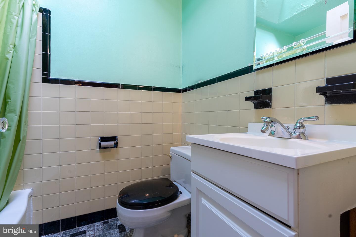 342 Rively Avenue Darby, PA 19023 - Photo 15 of 21 bathroom