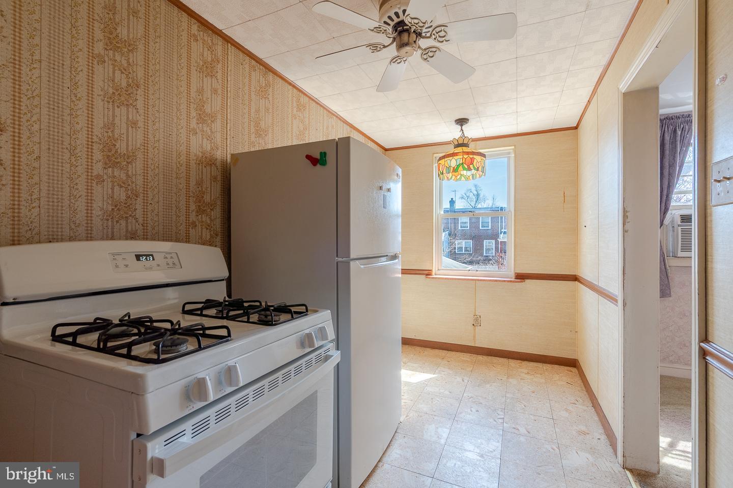 342 Rively Avenue Darby, PA 19023 - Photo 4 of 21 eat in kitchen