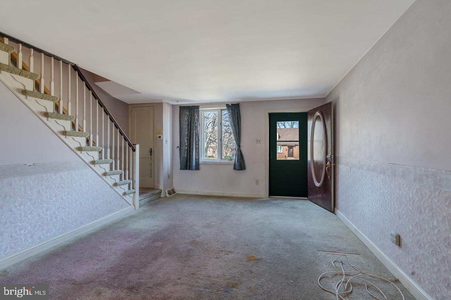 342 Rively Avenue Darby, PA 19023 - Photo 9 of 21 welcome home heres the LR