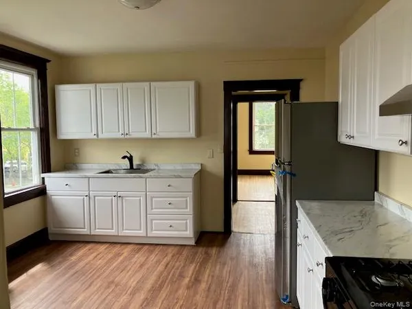 $3,200 | 226 Glen Cove Avenue, Unit 2, Glen Cove, NY 11542