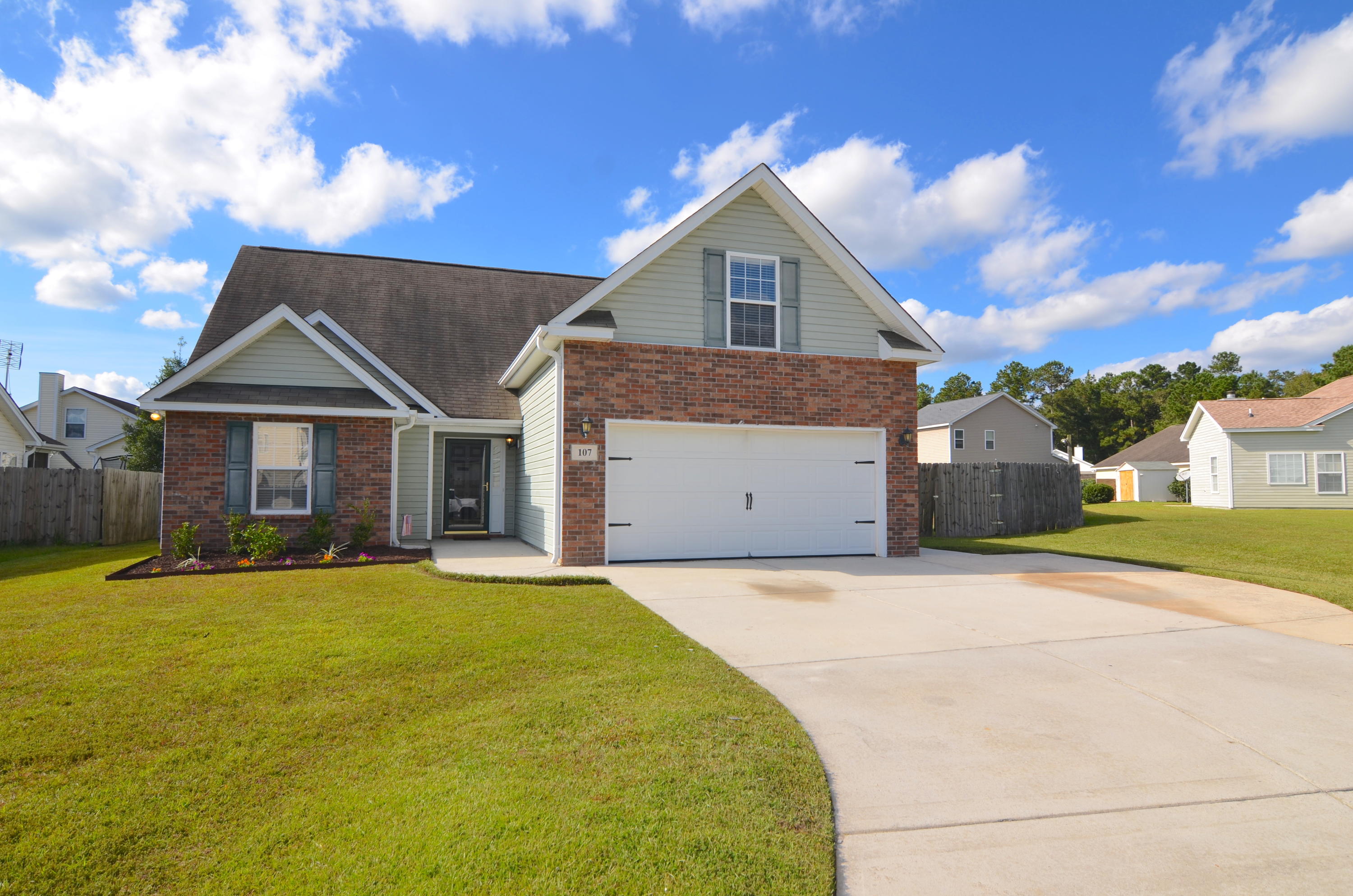 107 Longfield Road Summerville, SC 29486 - Photo 2 of 36 DSC_4904