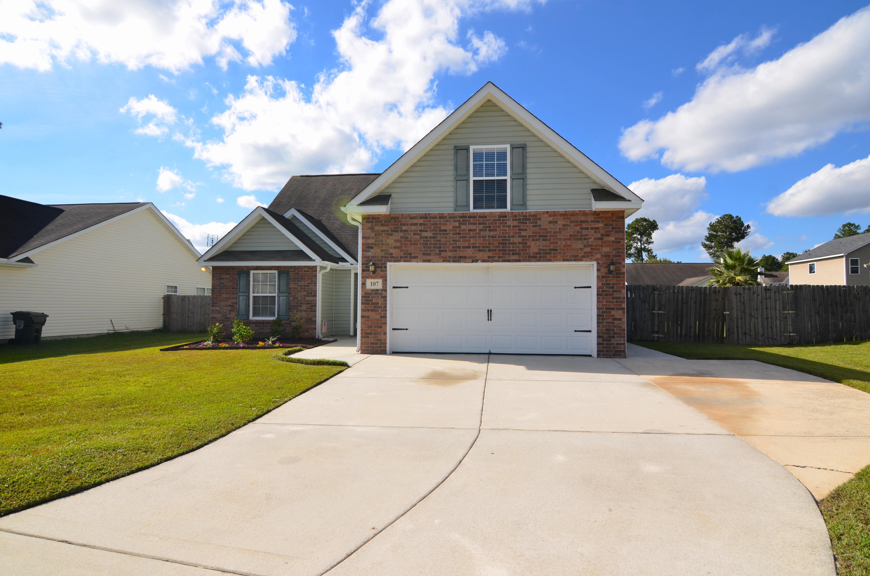 107 Longfield Road Summerville, SC 29486 - Photo 3 of 36 DSC_4911