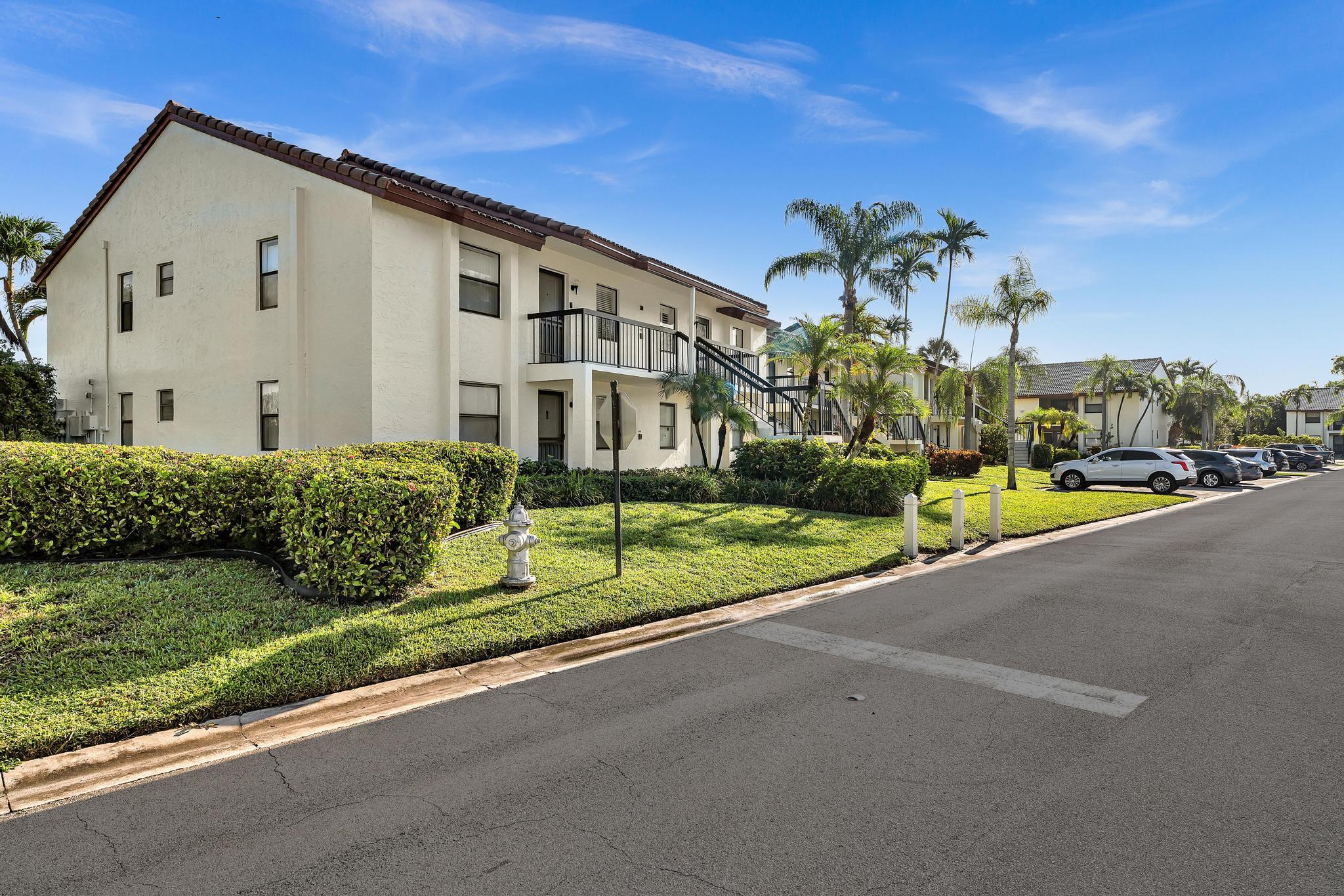 22017 Palms Way, Unit 205 Boca Raton, FL 33433 - Photo 3 of 37 2
