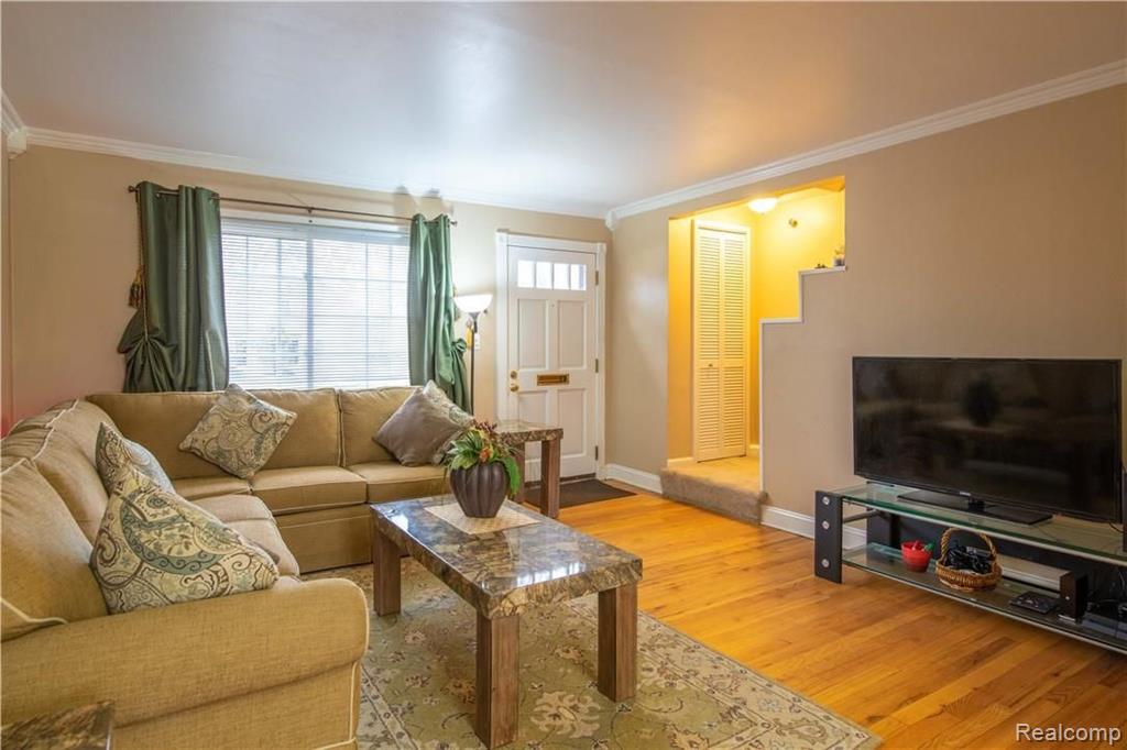 1779 Graefield Road Birmingham, MI 48009 - Photo 4 of 20