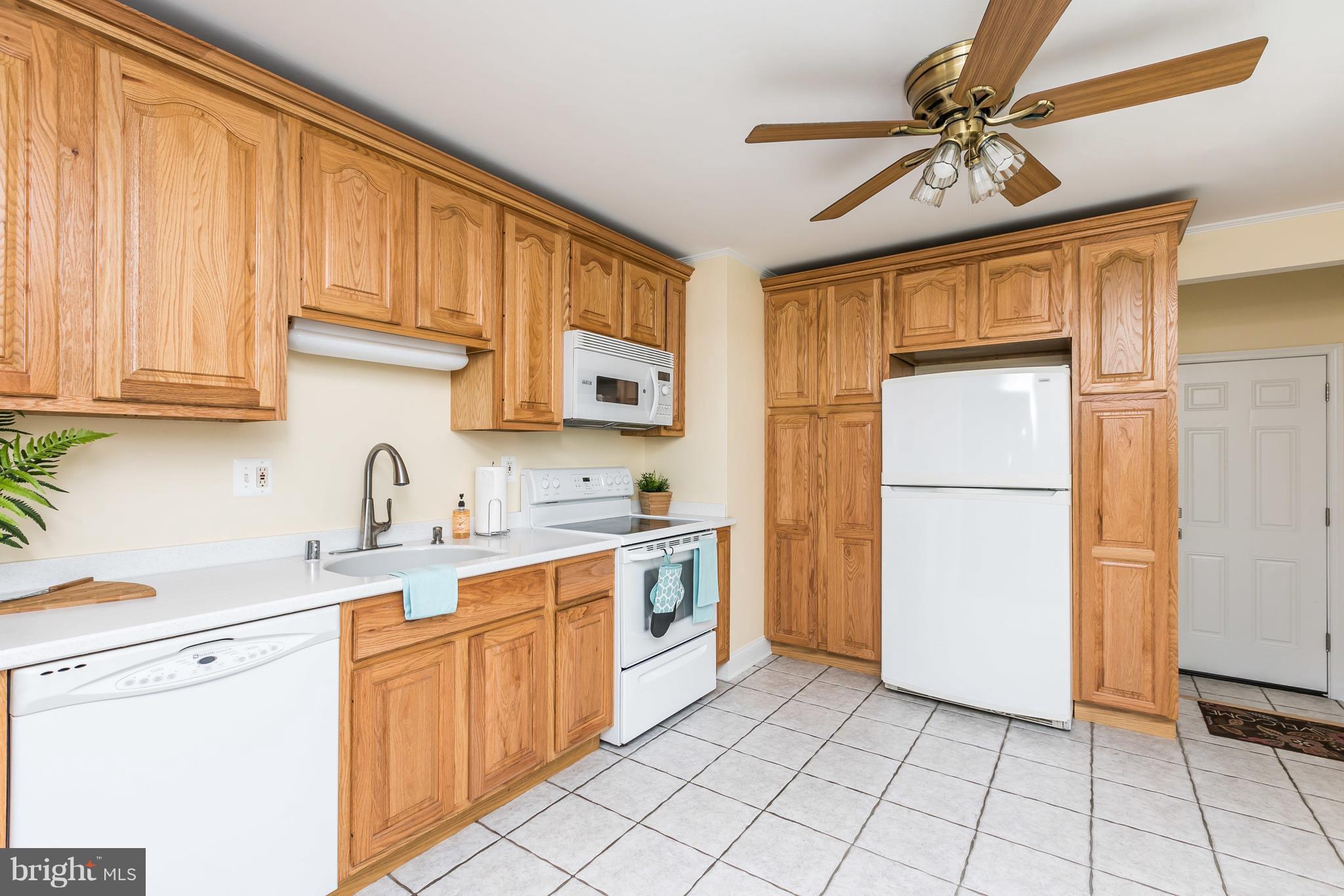7901 Central Road Pasadena, MD 21122 - Photo 6 of 22 Kitchen