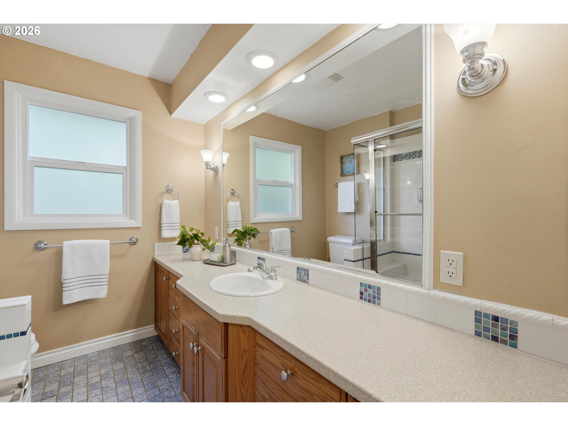 6331 Southwest Brugger Street Portland, OR 97219 - Photo 15 of 40 Gallery Image 15