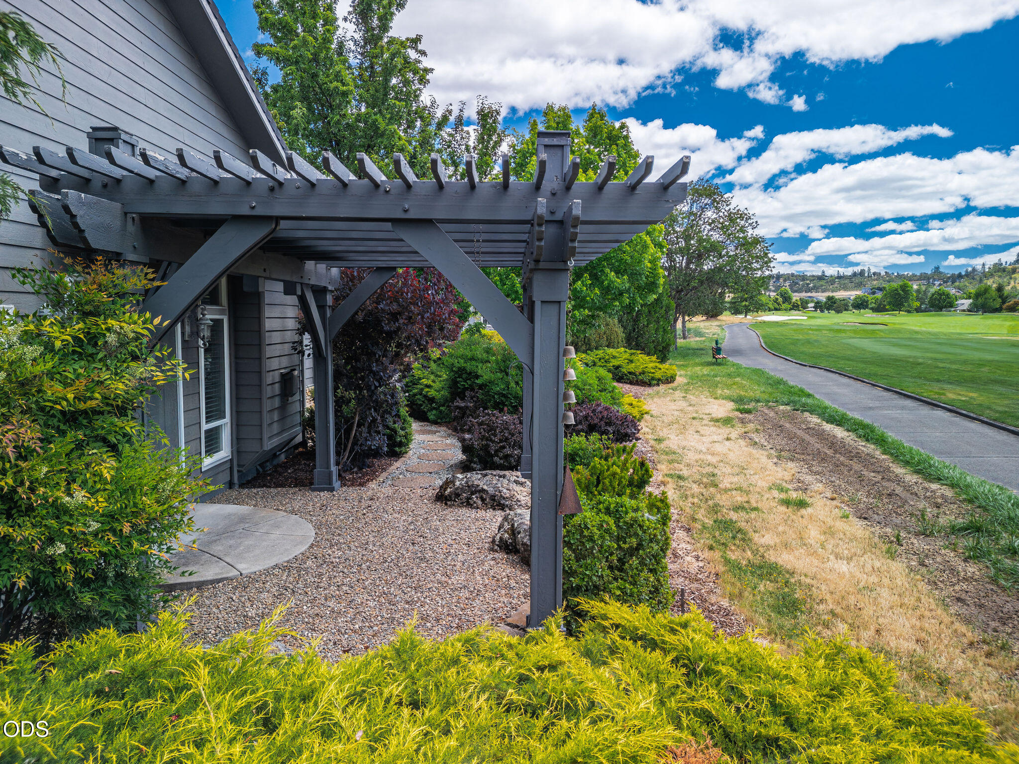 1085 Oak Grove Court Eagle Point, OR 97524 - Photo 54 of 70