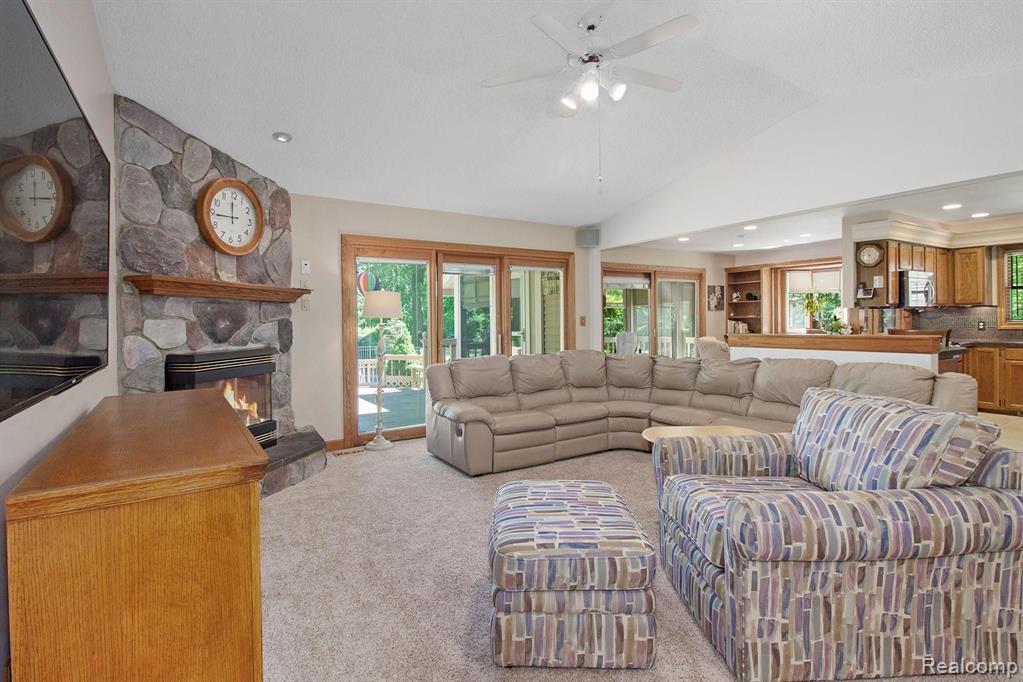 4939 Cedar Lake Road Howell, MI 48843 - Photo 10 of 38