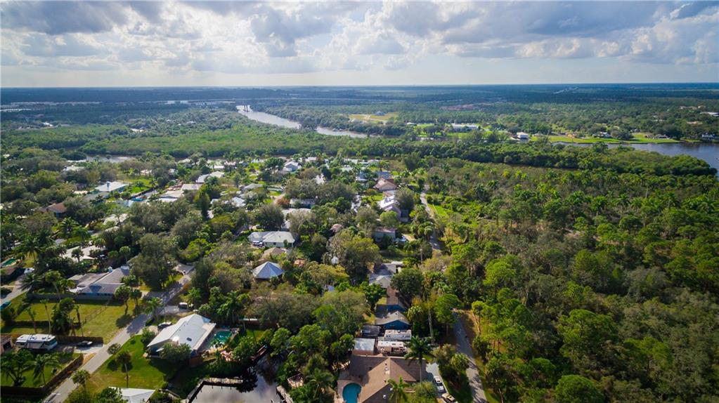 485 Southwest Rustic Circle Stuart, FL 34997 - Photo 5 of 22 Gallery Image 5