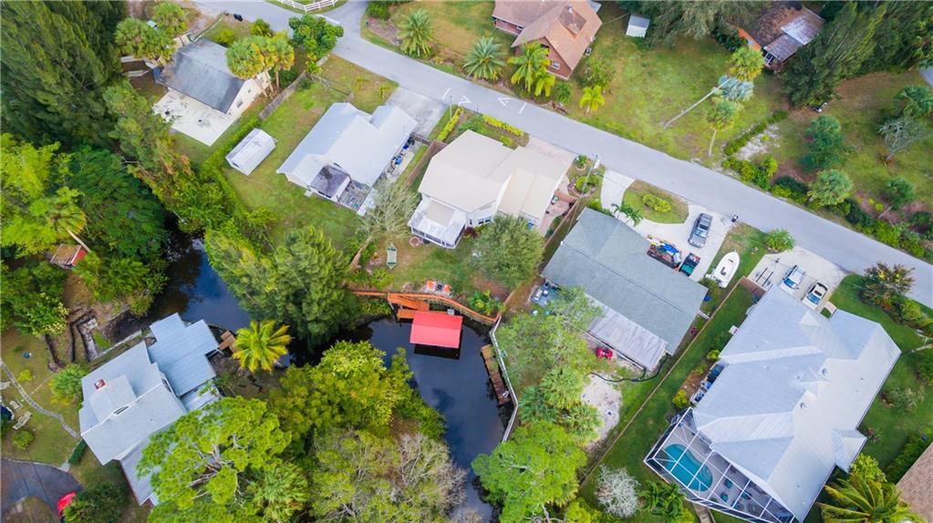 485 Southwest Rustic Circle Stuart, FL 34997 - Photo 8 of 22 Gallery Image 8