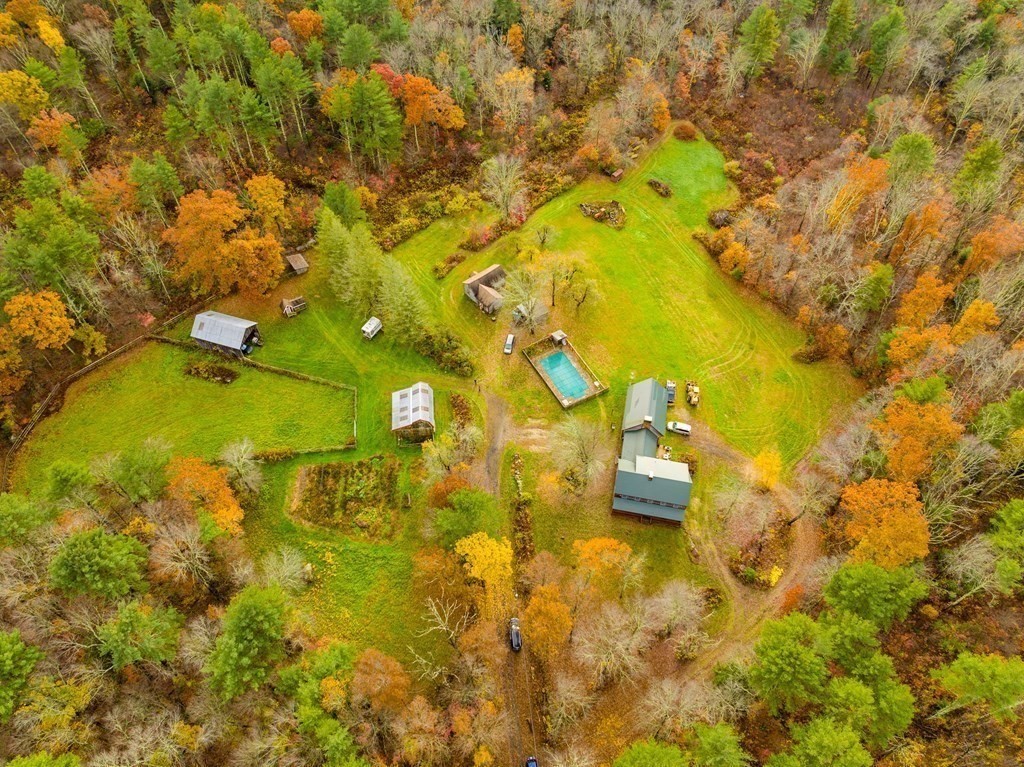 33 Putnam Road Sturbridge, MA 01566 - Photo 2 of 42