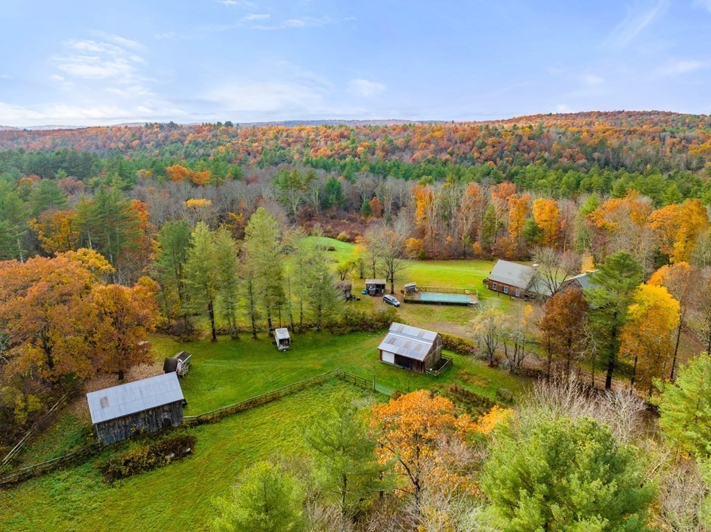 33 Putnam Road Sturbridge, MA 01566 - Photo 3 of 42