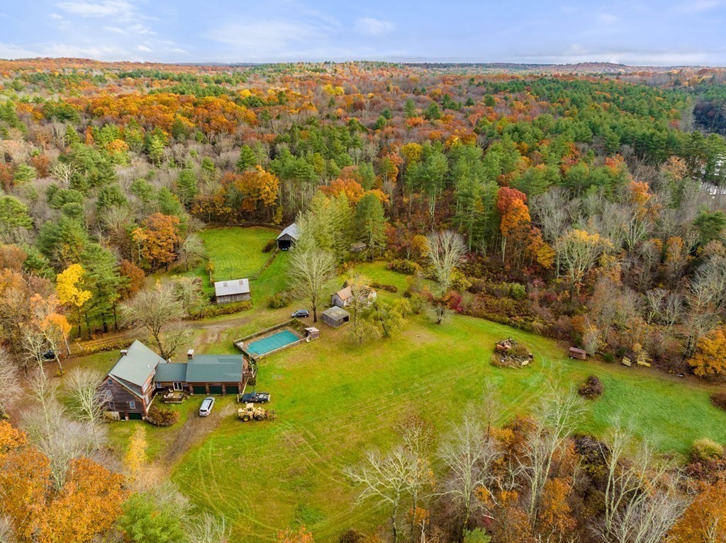 33 Putnam Road Sturbridge, MA 01566 - Photo 4 of 42