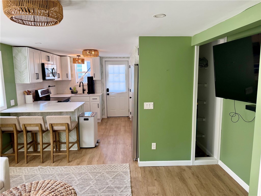 3 Clinton Street, Unit A Newport, RI 02840 - Photo 2 of 10