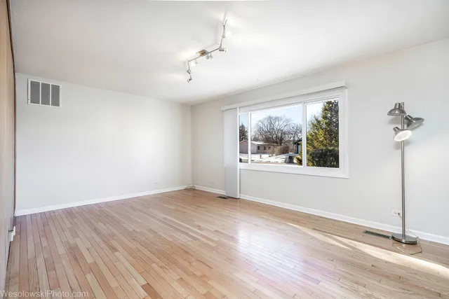 $295,000 | 5615 Star Drive, Hanover Park, IL 60133