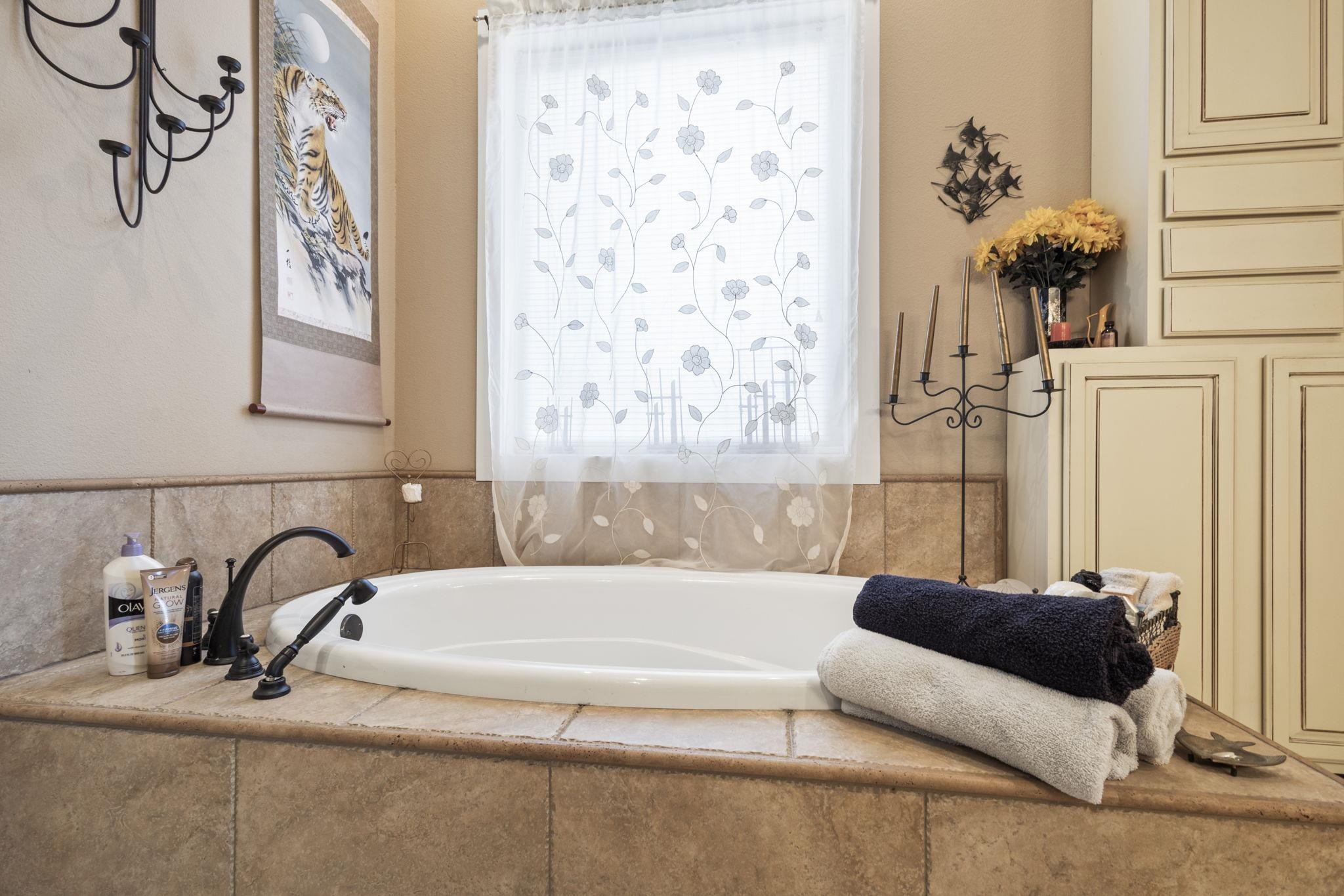 23880 Tybee Circle Daphne, AL 36526 - Photo 24 of 52 Bathroom
