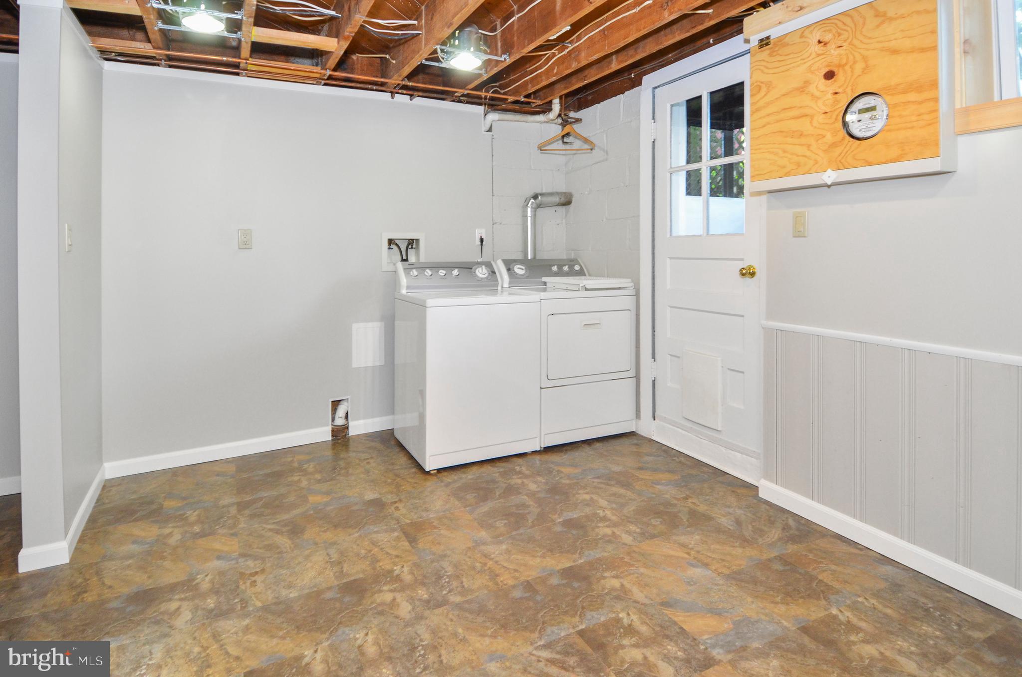 7746 Wynbrook Road Baltimore, MD 21224 - Photo 28 of 32 LOWER LEVEL LAUNDRY AREA