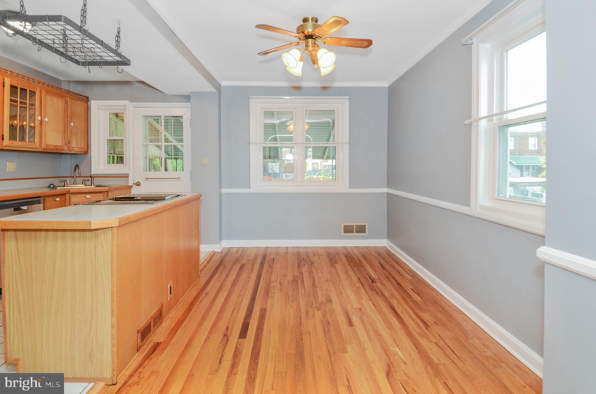 7746 Wynbrook Road Baltimore, MD 21224 - Photo 6 of 32 DINING AREA