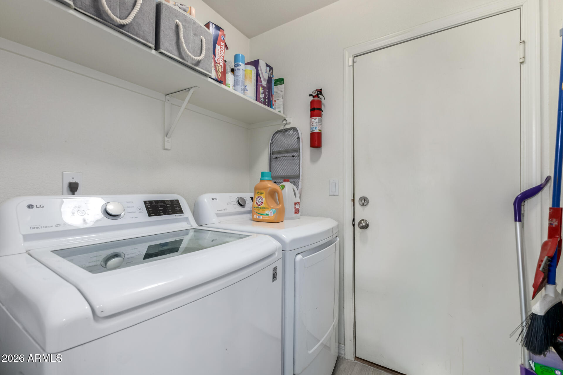 3407 East Escuda Road Phoenix, AZ 85050 - Photo 23 of 32 a utility room with dryer and washer
