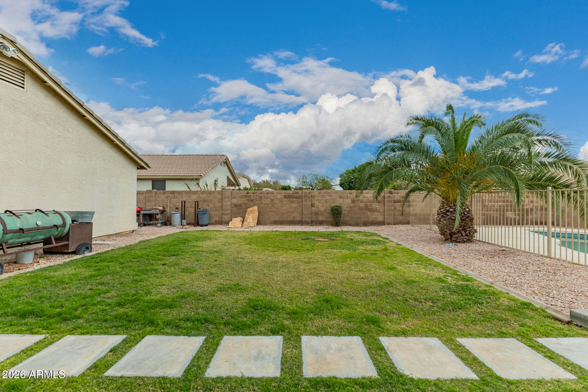 3407 East Escuda Road Phoenix, AZ 85050 - Photo 27 of 32 a view of a backyard of the house