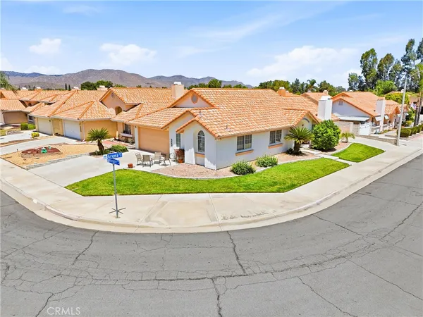 $299,999 | 2562 Alegre Avenue, Hemet, CA 92545
