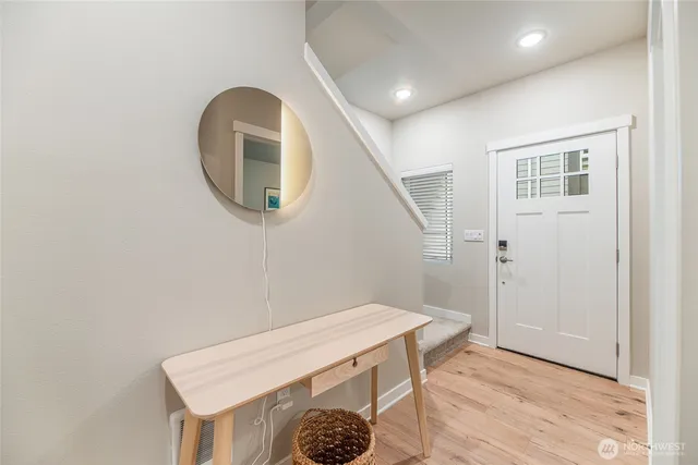 a view of livingroom with furniture