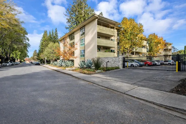 $750,000 | 1033 Crestview Drive, Unit 216, Mountain View, CA 94040