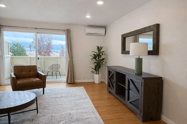 $750,000 | 1033 Crestview Drive, Unit 216, Mountain View, CA 94040