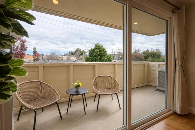 $750,000 | 1033 Crestview Drive, Unit 216, Mountain View, CA 94040