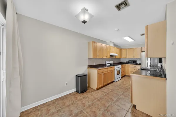 $409,000 | 227 Deer Ct Drive, Middletown, NY 10940