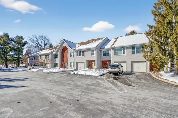 $409,000 | 227 Deer Ct Drive, Middletown, NY 10940