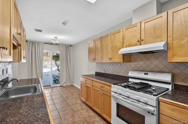 $409,000 | 227 Deer Ct Drive, Middletown, NY 10940