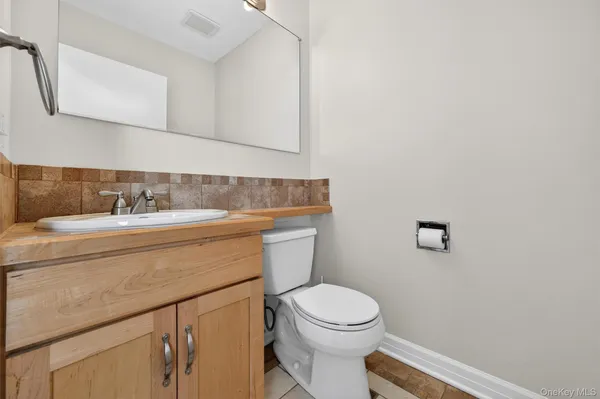 $409,000 | 227 Deer Ct Drive, Middletown, NY 10940