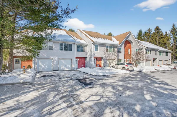 $409,000 | 227 Deer Ct Drive, Middletown, NY 10940