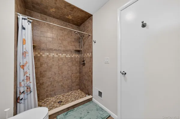 $409,000 | 227 Deer Ct Drive, Middletown, NY 10940