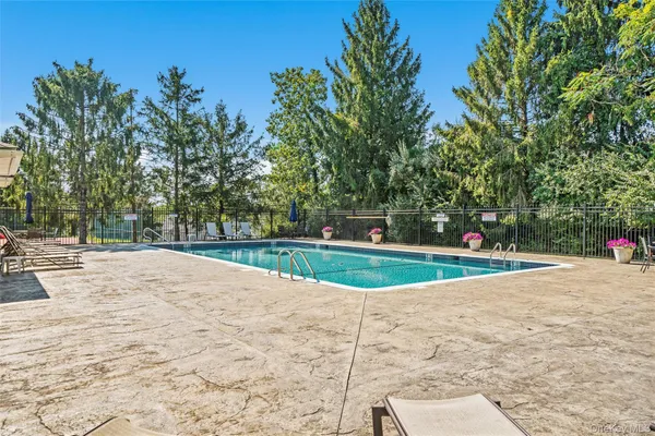 $409,000 | 227 Deer Ct Drive, Middletown, NY 10940