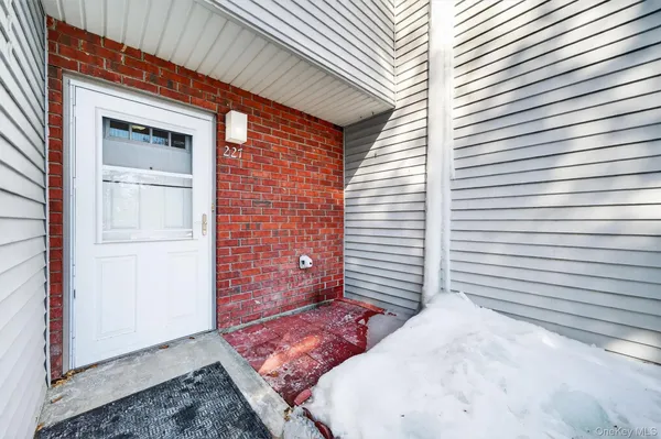 $409,000 | 227 Deer Ct Drive, Middletown, NY 10940